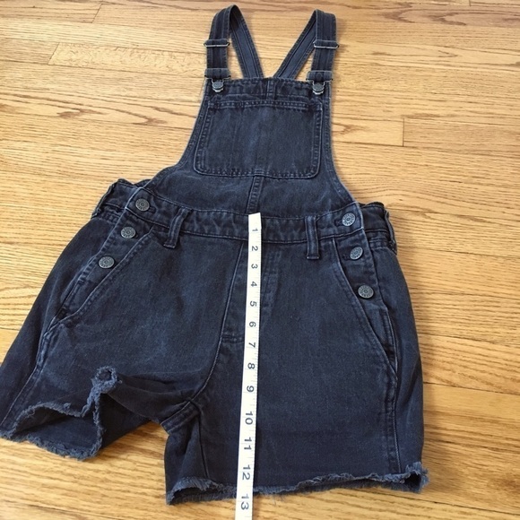 Madewell High Rise Washed Black Denim Adirondack Short Overalls - Picture 10 of 16